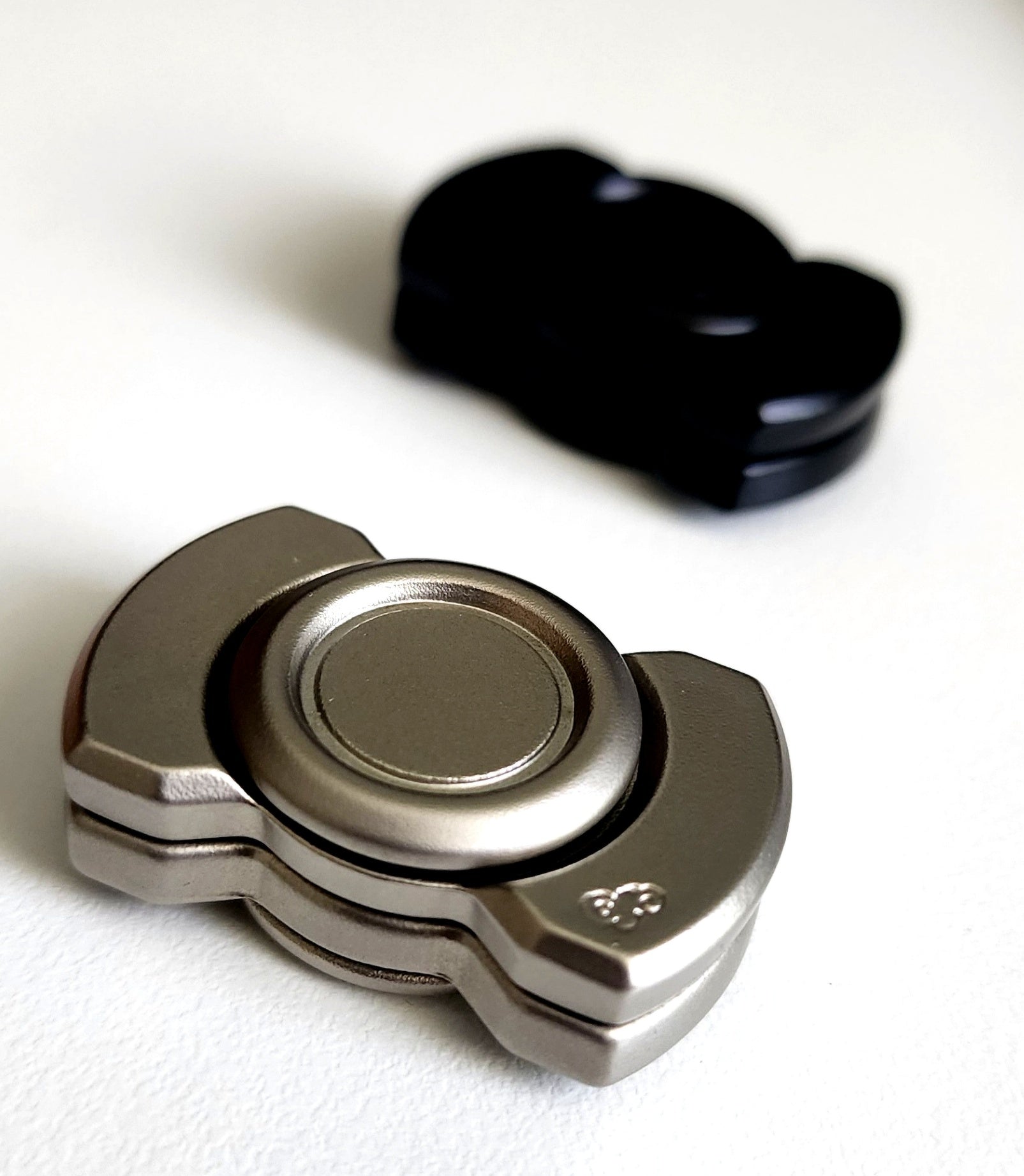 Magnetic Spin, Click & Glide Fidget – Metal Slider Disc (Black & Silver)